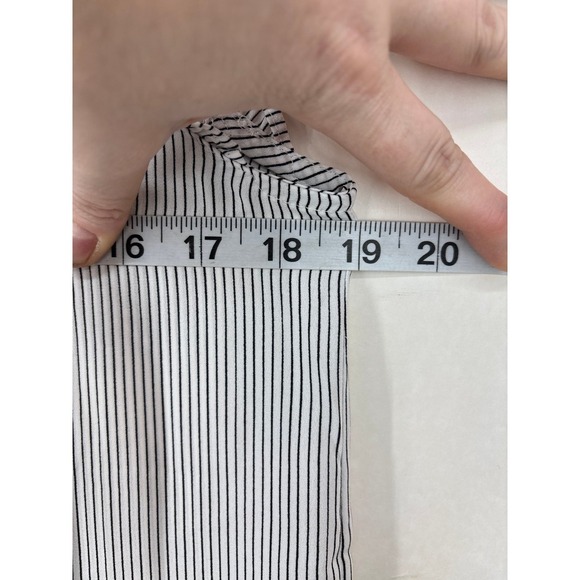 Loft black & White pinstripe Blouse with flutter short sleeves (small/Petite) - Picture 9 of 9